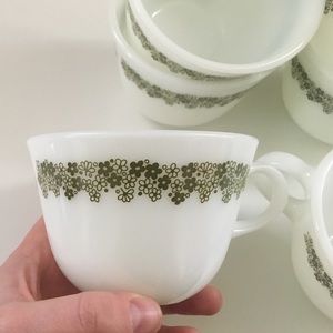 Pyrex vintage green daisy teacup set